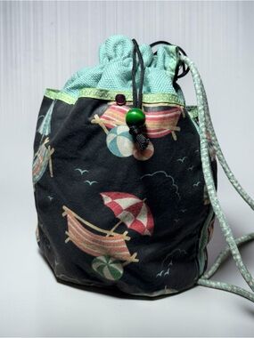 Drawstring Beach Print Bucket Bag in Mint and Black